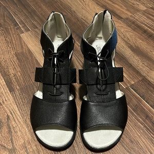 JBU by Jambu  Womens black sandals with memory foam